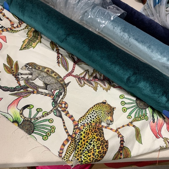 Luxury Pillows ❤️❤️❤️ and Accessories - Picture 2 of 14